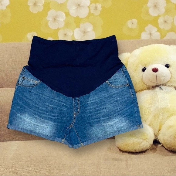 Time and Tru Maternity Roll Cuff Denim Shorts - Picture 1 of 4